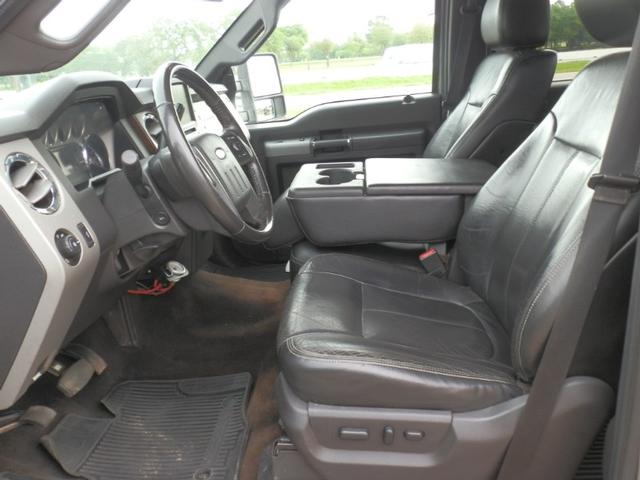 Ford Super Duty F-350 Vehicle Full-screen Gallery Image 09
