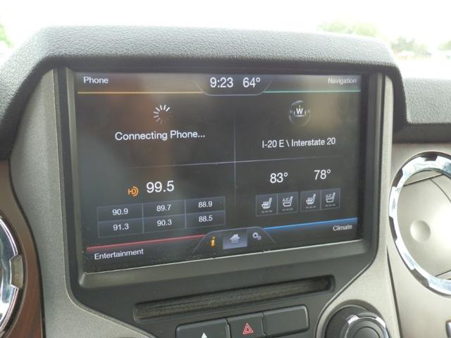 Ford Super Duty F-350 Vehicle Full-screen Gallery Image 15