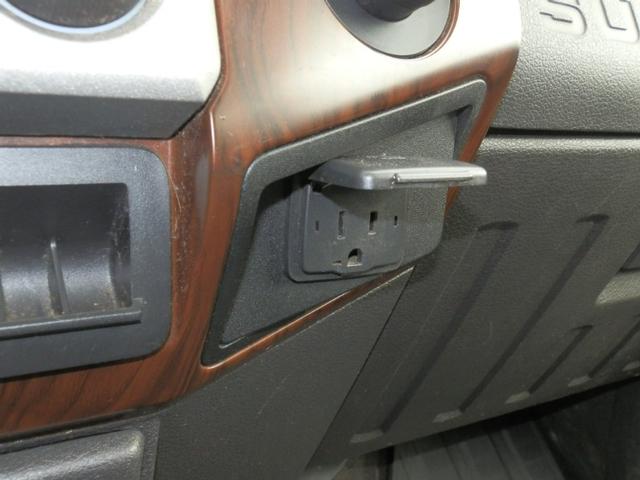 Ford Super Duty F-350 Vehicle Full-screen Gallery Image 22