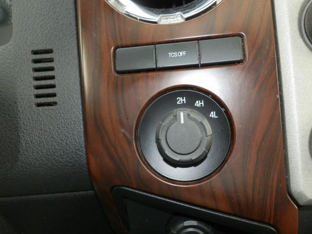 Ford Super Duty F-350 Vehicle Full-screen Gallery Image 23