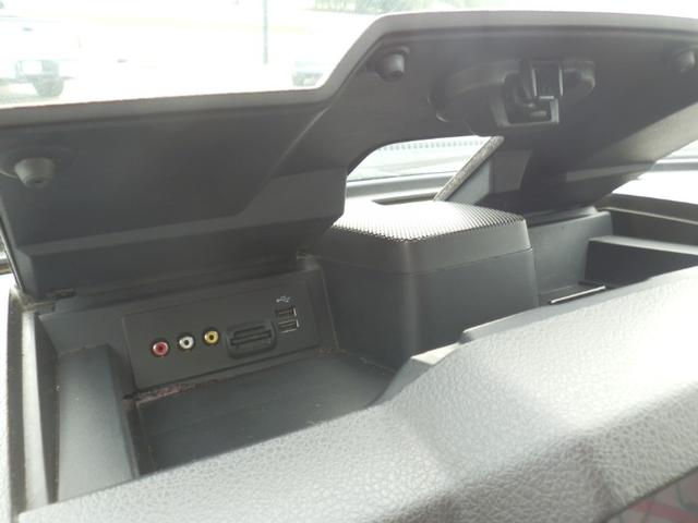 Ford Super Duty F-350 Vehicle Full-screen Gallery Image 25