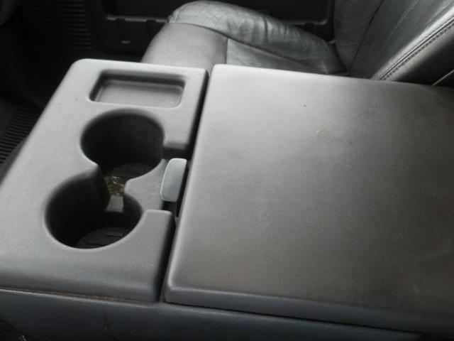 Ford Super Duty F-350 Vehicle Full-screen Gallery Image 27