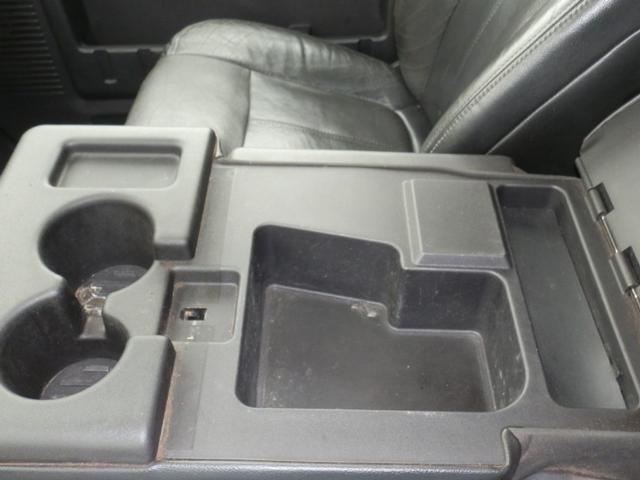 Ford Super Duty F-350 Vehicle Full-screen Gallery Image 28