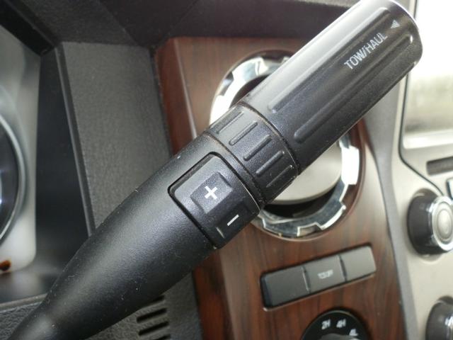 Ford Super Duty F-350 Vehicle Full-screen Gallery Image 29