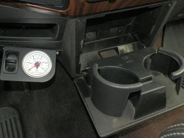 Ford Super Duty F-350 Vehicle Full-screen Gallery Image 30