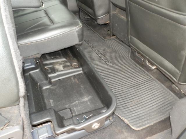 Ford Super Duty F-350 Vehicle Full-screen Gallery Image 33