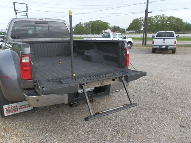 Ford Super Duty F-350 Vehicle Full-screen Gallery Image 37