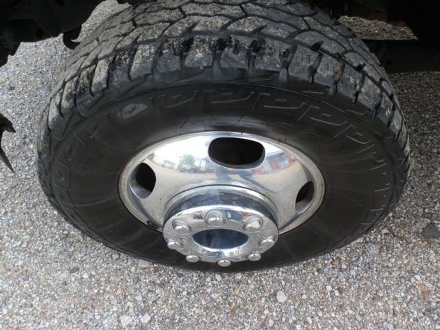 Ford Super Duty F-350 Vehicle Full-screen Gallery Image 40