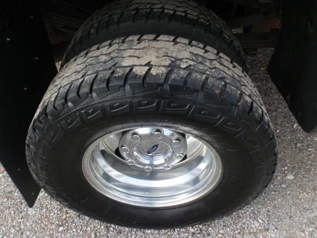 Ford Super Duty F-350 Vehicle Full-screen Gallery Image 42