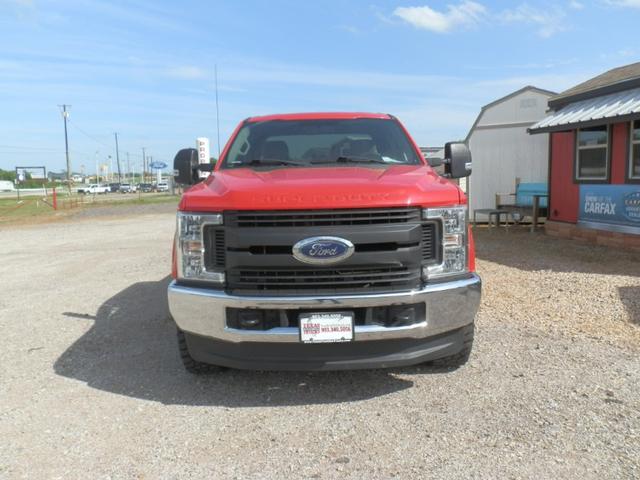 Ford Super Duty F-250 Vehicle Full-screen Gallery Image 07