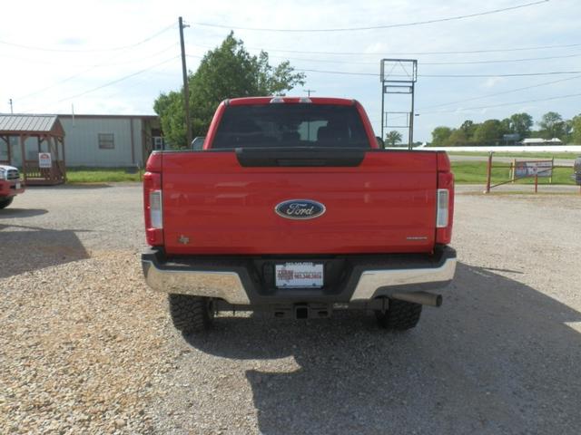 Ford Super Duty F-250 Vehicle Full-screen Gallery Image 08