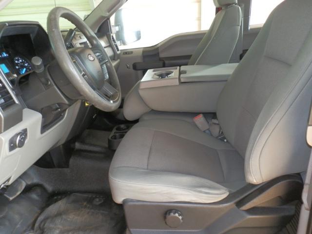 Ford Super Duty F-250 Vehicle Full-screen Gallery Image 09