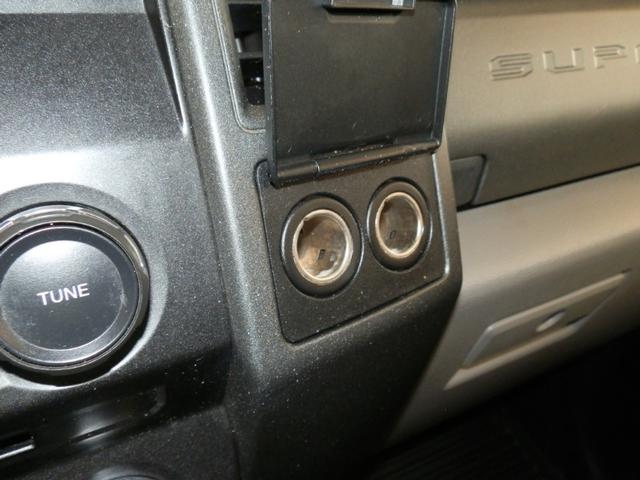 Ford Super Duty F-250 Vehicle Full-screen Gallery Image 21