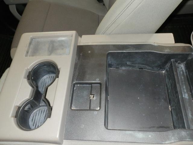 Ford Super Duty F-250 Vehicle Full-screen Gallery Image 24