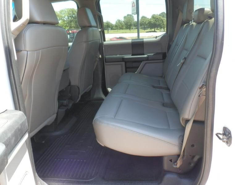 Ford Super Duty F-250 SRW Vehicle Full-screen Gallery Image 10