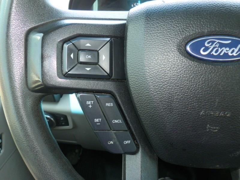 Ford Super Duty F-250 SRW Vehicle Full-screen Gallery Image 13