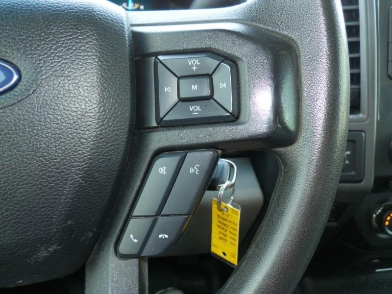 Ford Super Duty F-250 SRW Vehicle Full-screen Gallery Image 14