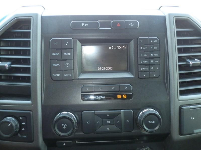 Ford Super Duty F-250 SRW Vehicle Full-screen Gallery Image 15