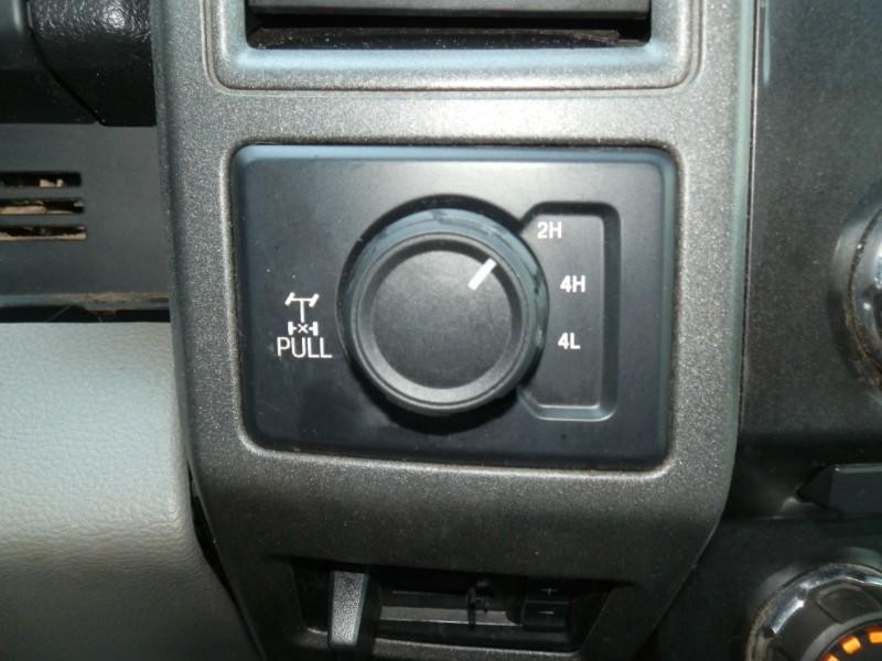 Ford Super Duty F-250 SRW Vehicle Full-screen Gallery Image 21