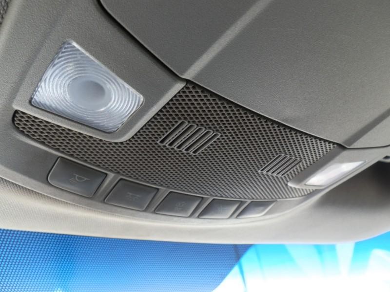 Ford Super Duty F-250 SRW Vehicle Full-screen Gallery Image 22