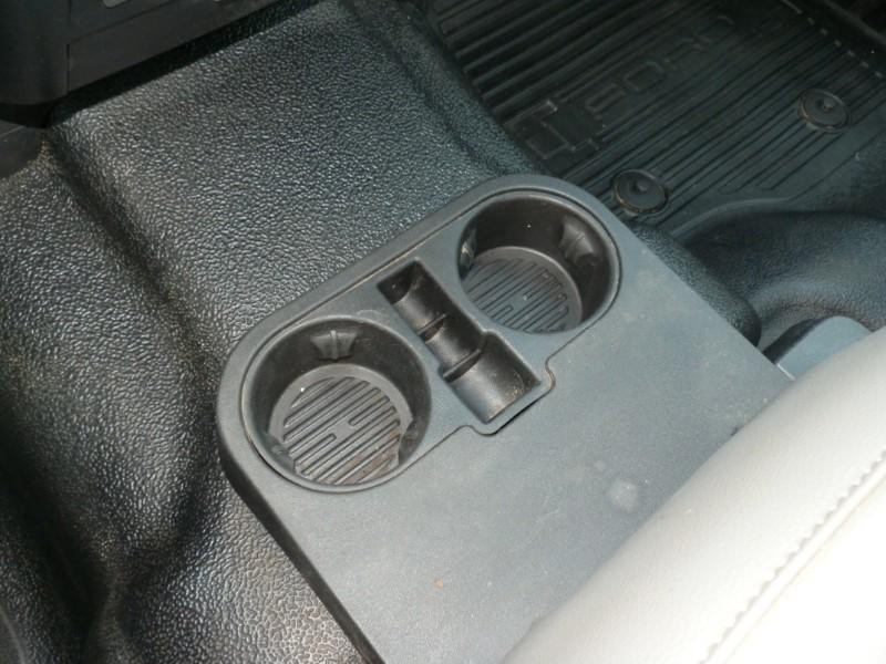 Ford Super Duty F-250 SRW Vehicle Full-screen Gallery Image 26