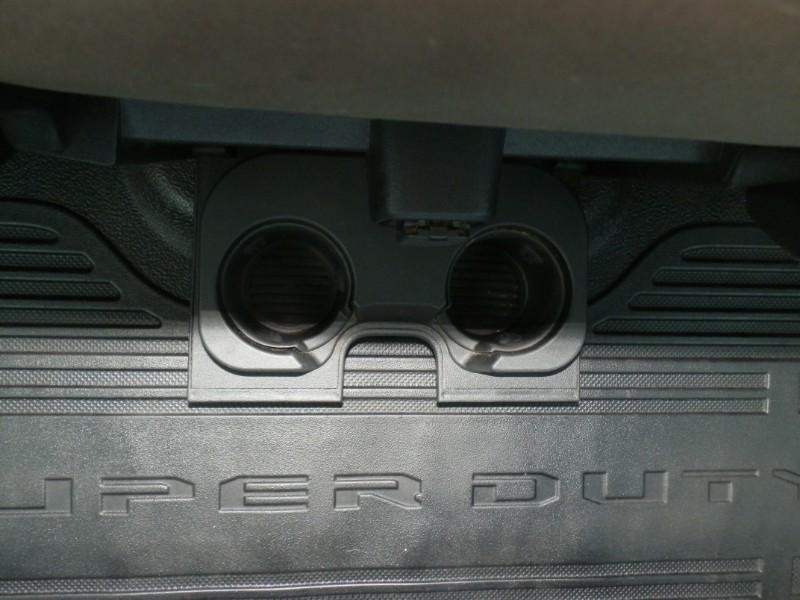 Ford Super Duty F-250 SRW Vehicle Full-screen Gallery Image 27