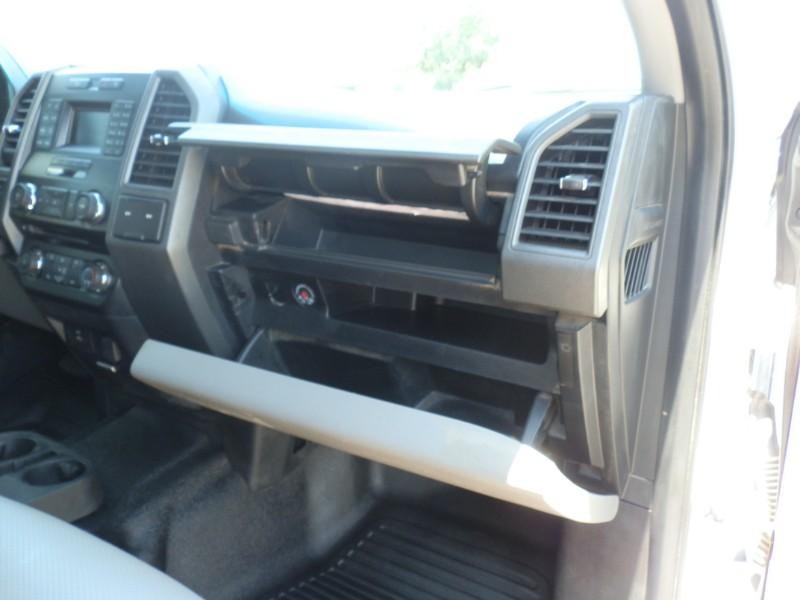 Ford Super Duty F-250 SRW Vehicle Full-screen Gallery Image 30