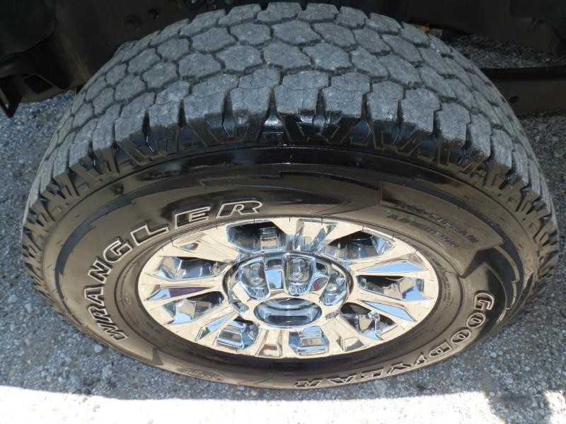 Ford Super Duty F-250 SRW Vehicle Full-screen Gallery Image 36