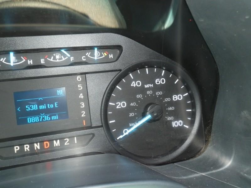 Ford Super Duty F-250 SRW Vehicle Full-screen Gallery Image 39