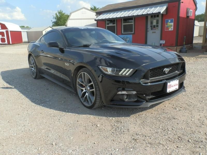 Ford Mustang Vehicle Full-screen Gallery Image 03