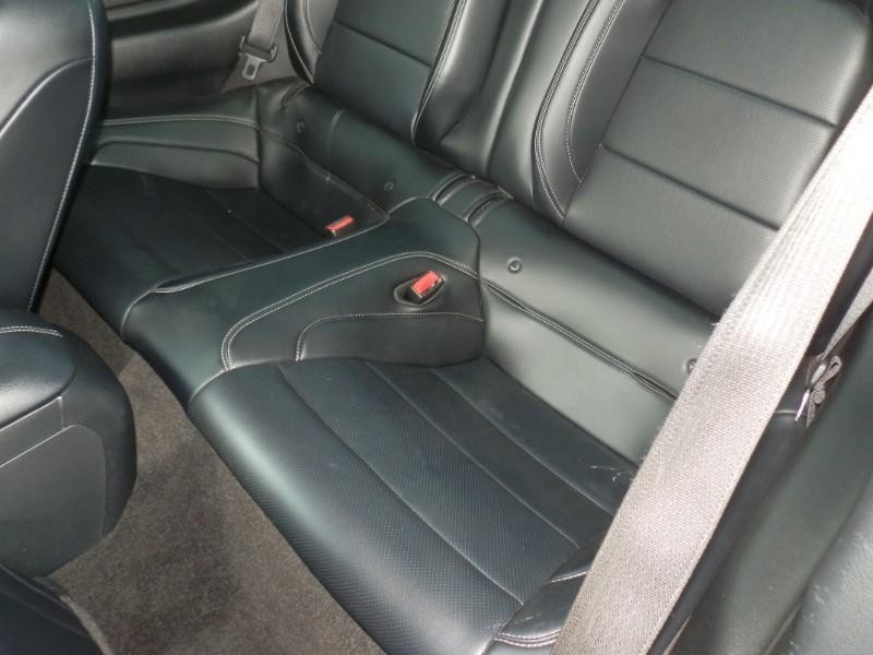 Ford Mustang Vehicle Full-screen Gallery Image 10