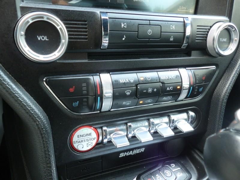 Ford Mustang Vehicle Full-screen Gallery Image 21