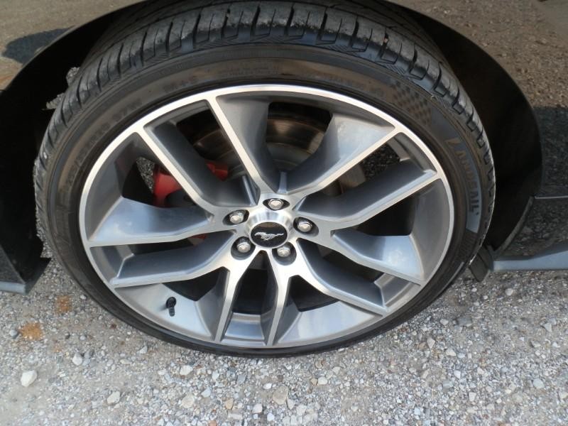 Ford Mustang Vehicle Full-screen Gallery Image 34