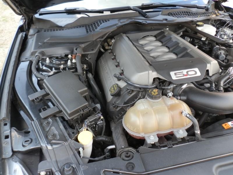 Ford Mustang Vehicle Full-screen Gallery Image 37