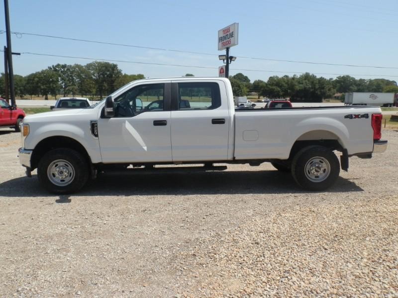 Ford Super Duty F-250 Vehicle Full-screen Gallery Image 05