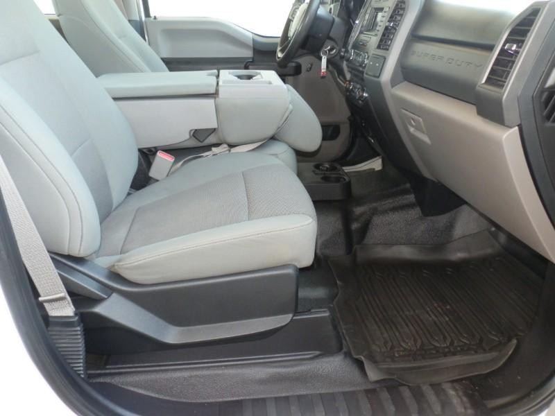 Ford Super Duty F-250 Vehicle Full-screen Gallery Image 11