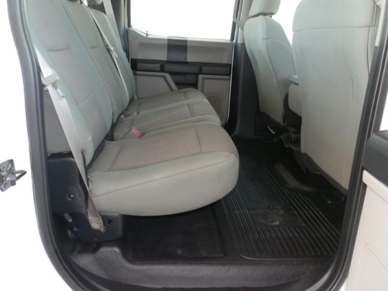 Ford Super Duty F-250 Vehicle Full-screen Gallery Image 12