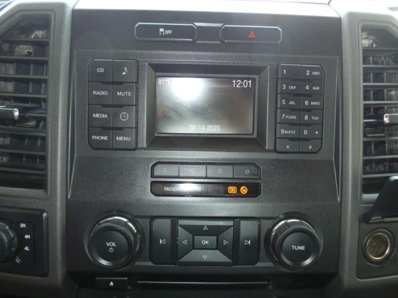 Ford Super Duty F-250 Vehicle Full-screen Gallery Image 16