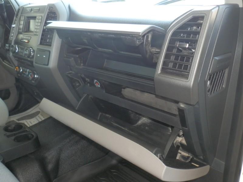 Ford Super Duty F-250 Vehicle Full-screen Gallery Image 28