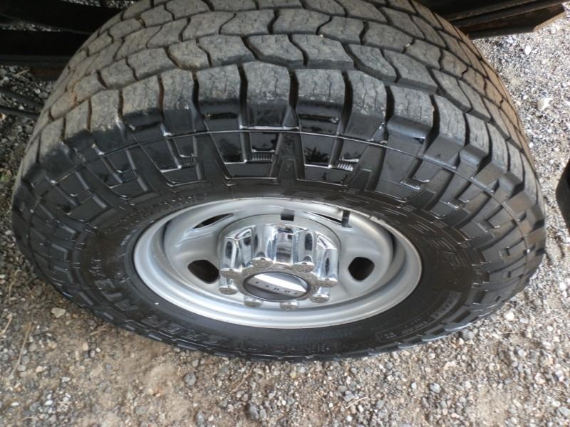 Ford Super Duty F-250 Vehicle Full-screen Gallery Image 35