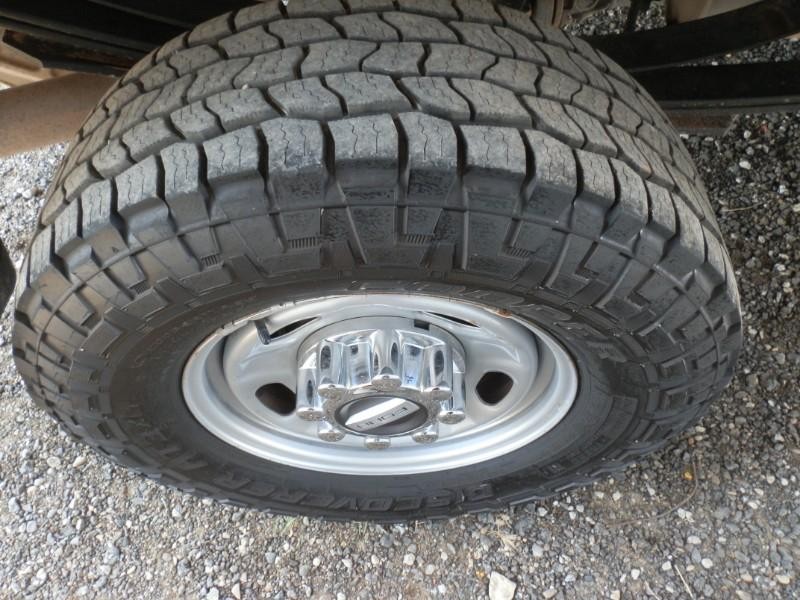 Ford Super Duty F-250 Vehicle Full-screen Gallery Image 36