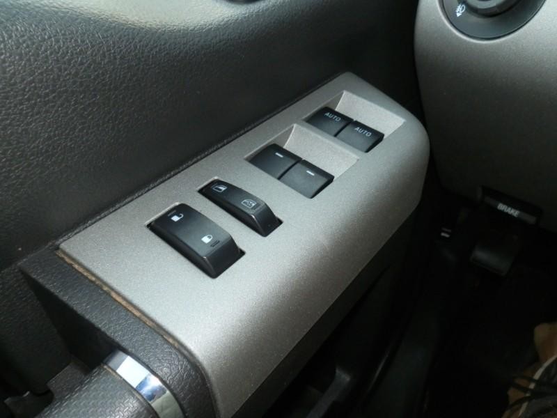 Ford Super Duty F-250 Vehicle Full-screen Gallery Image 18