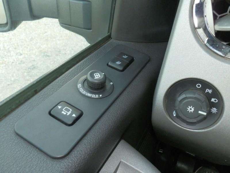 Ford Super Duty F-250 Vehicle Full-screen Gallery Image 19