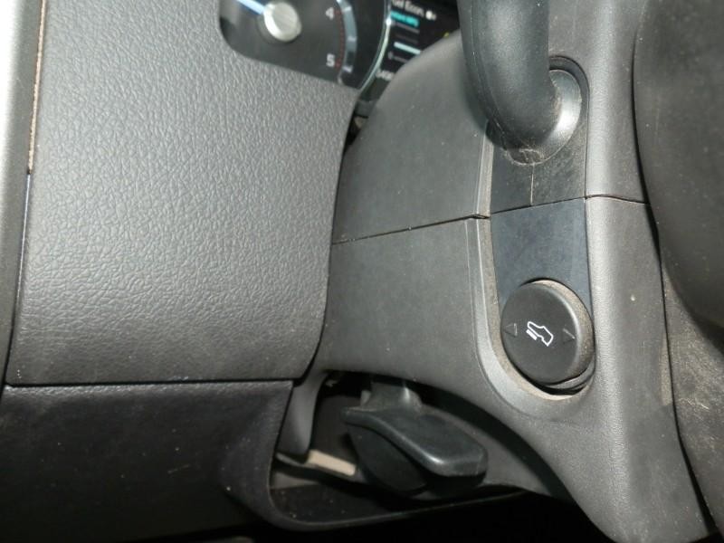 Ford Super Duty F-250 Vehicle Full-screen Gallery Image 20