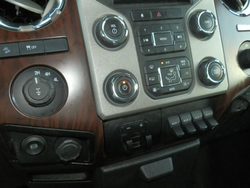 Ford Super Duty F-250 Vehicle Full-screen Gallery Image 21