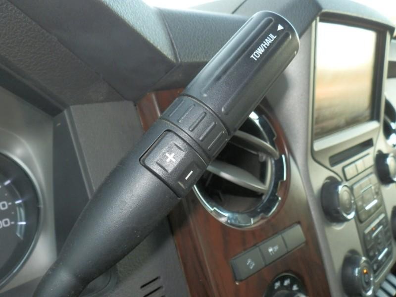 Ford Super Duty F-250 Vehicle Full-screen Gallery Image 22
