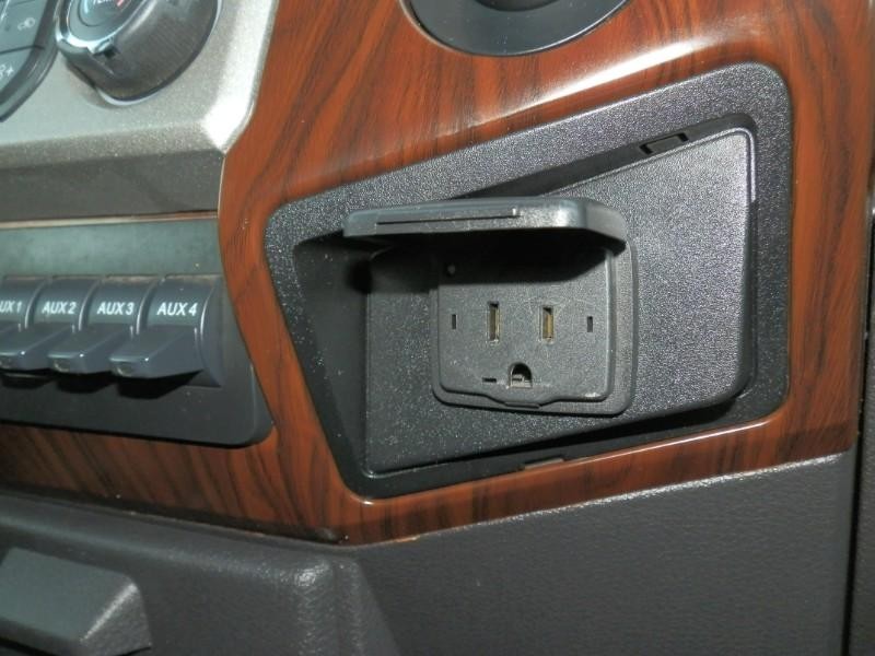 Ford Super Duty F-250 Vehicle Full-screen Gallery Image 23