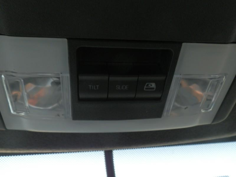 Ford Super Duty F-250 Vehicle Full-screen Gallery Image 24