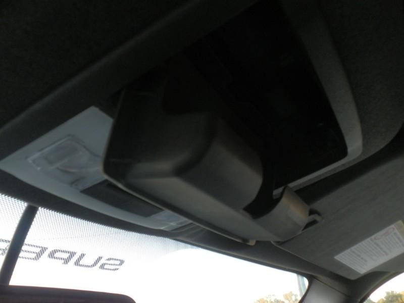 Ford Super Duty F-250 Vehicle Full-screen Gallery Image 26