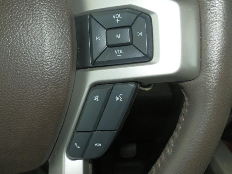 Ford F-150 Vehicle Full-screen Gallery Image 15